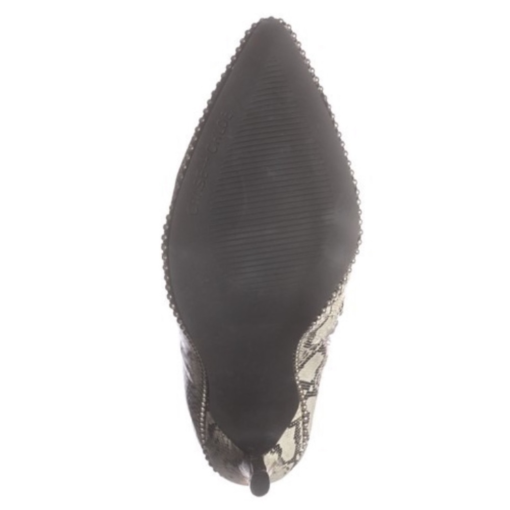 Chase & Chloe Pointed Toe Bootie - image 5